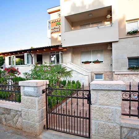 Apartments Maslina II Njivice Ngoại thất bức ảnh