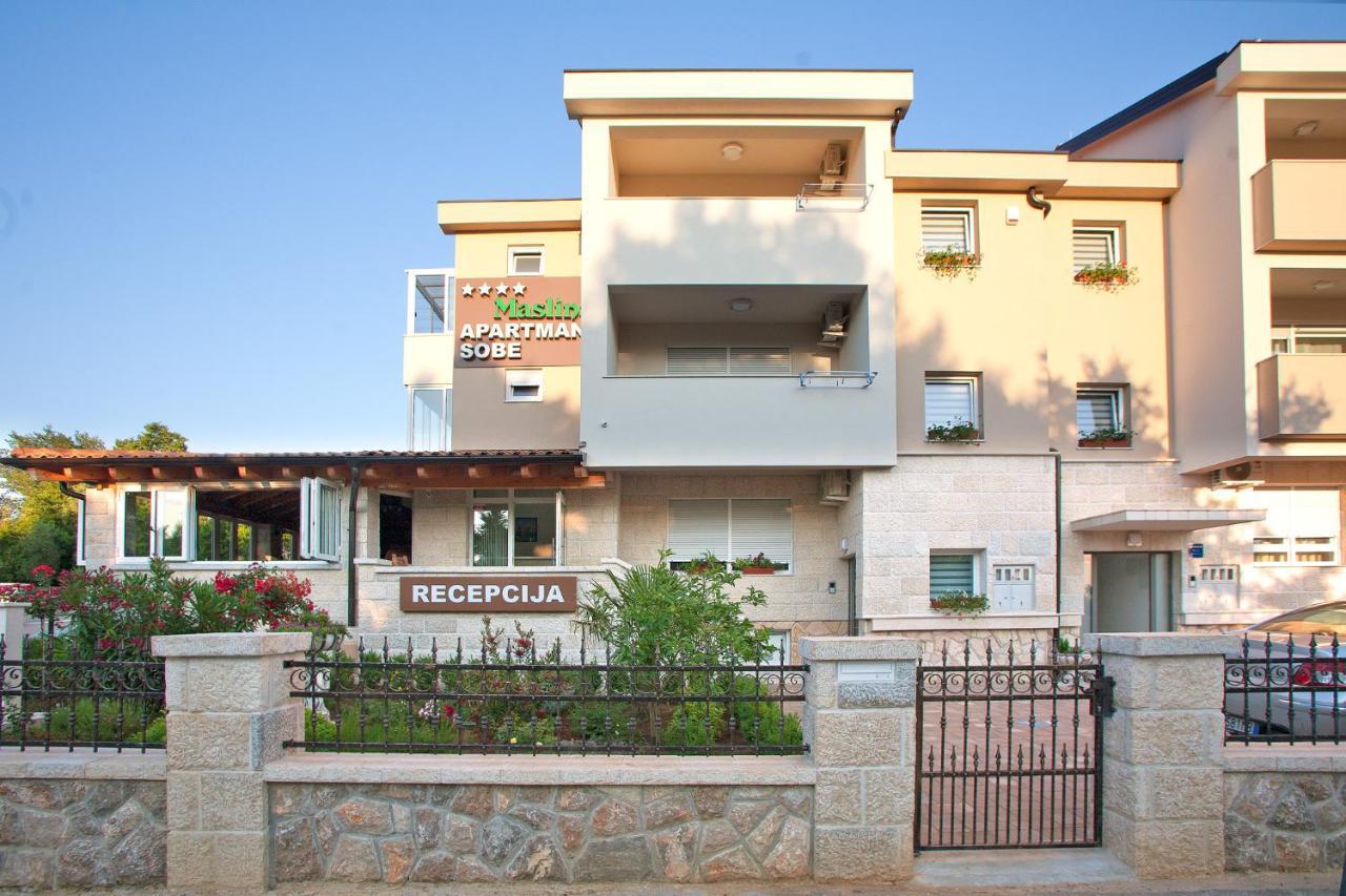 Apartments Maslina II Njivice Ngoại thất bức ảnh