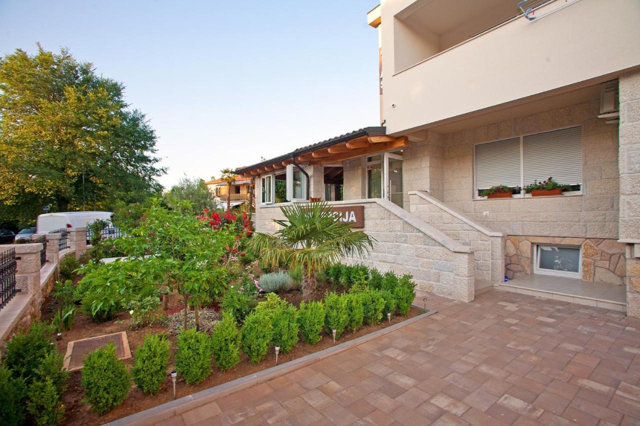 Apartments Maslina II Njivice Ngoại thất bức ảnh
