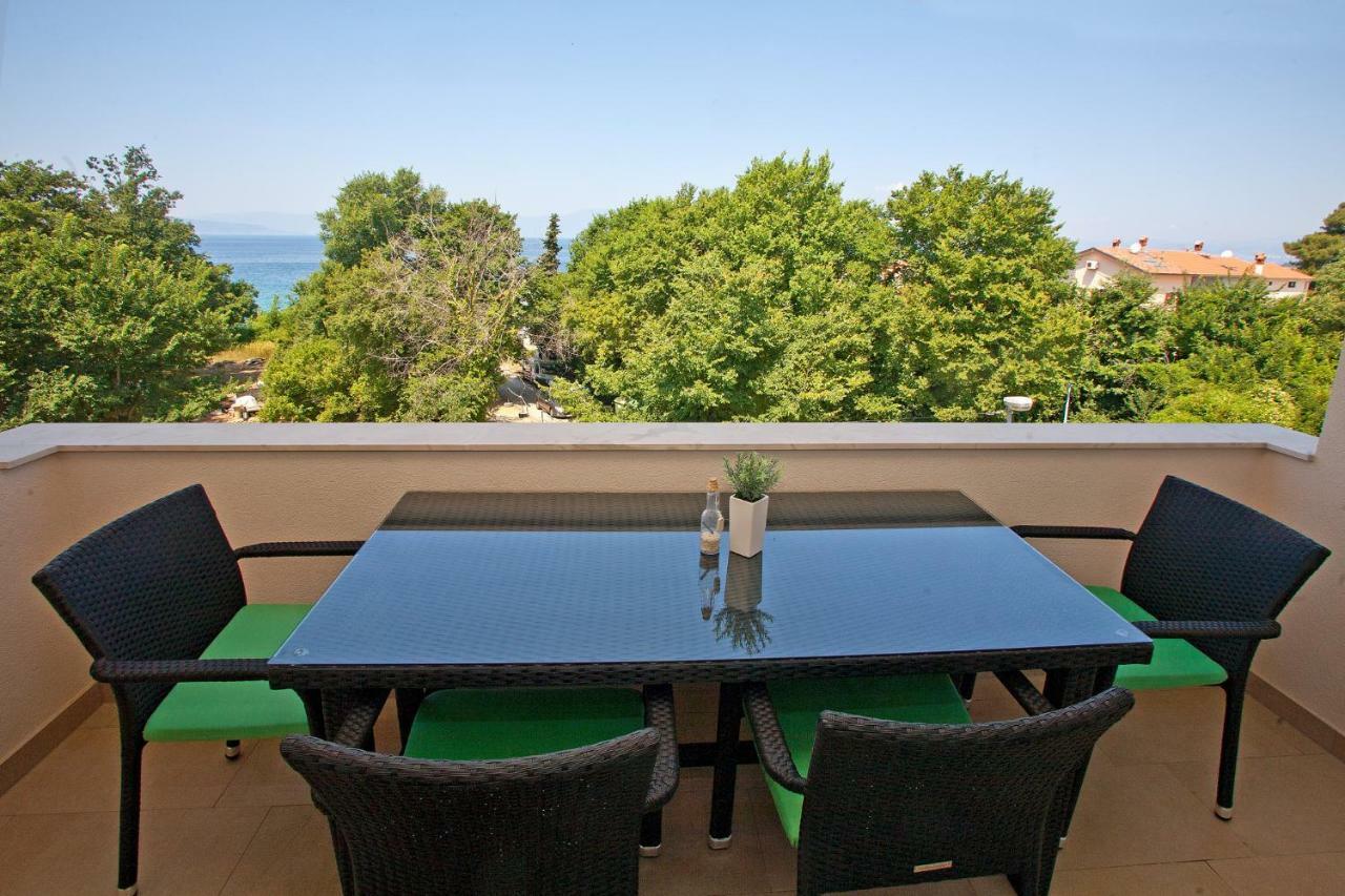 Apartments Maslina II Njivice Ngoại thất bức ảnh