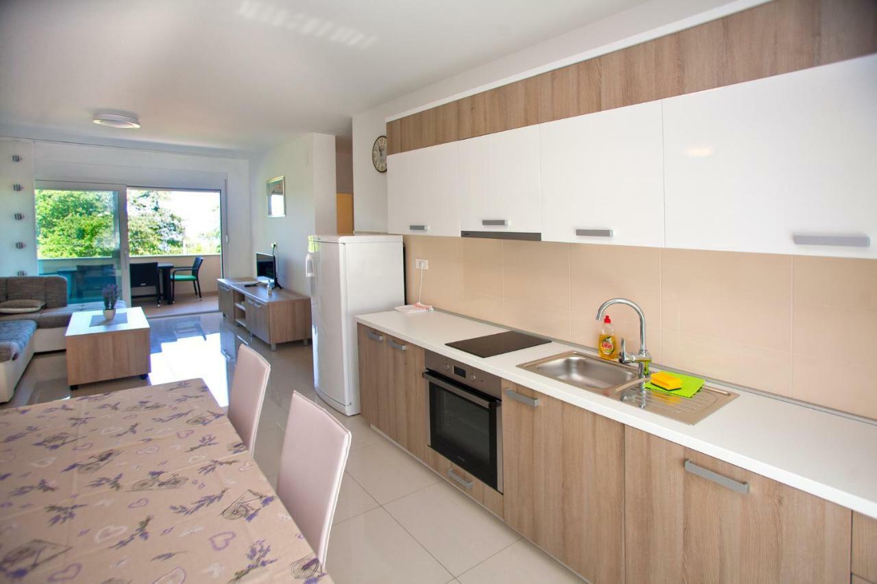 Apartments Maslina II Njivice Ngoại thất bức ảnh