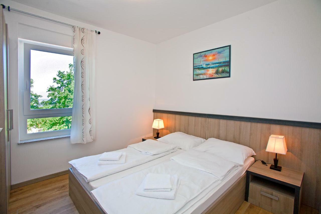 Apartments Maslina II Njivice Ngoại thất bức ảnh