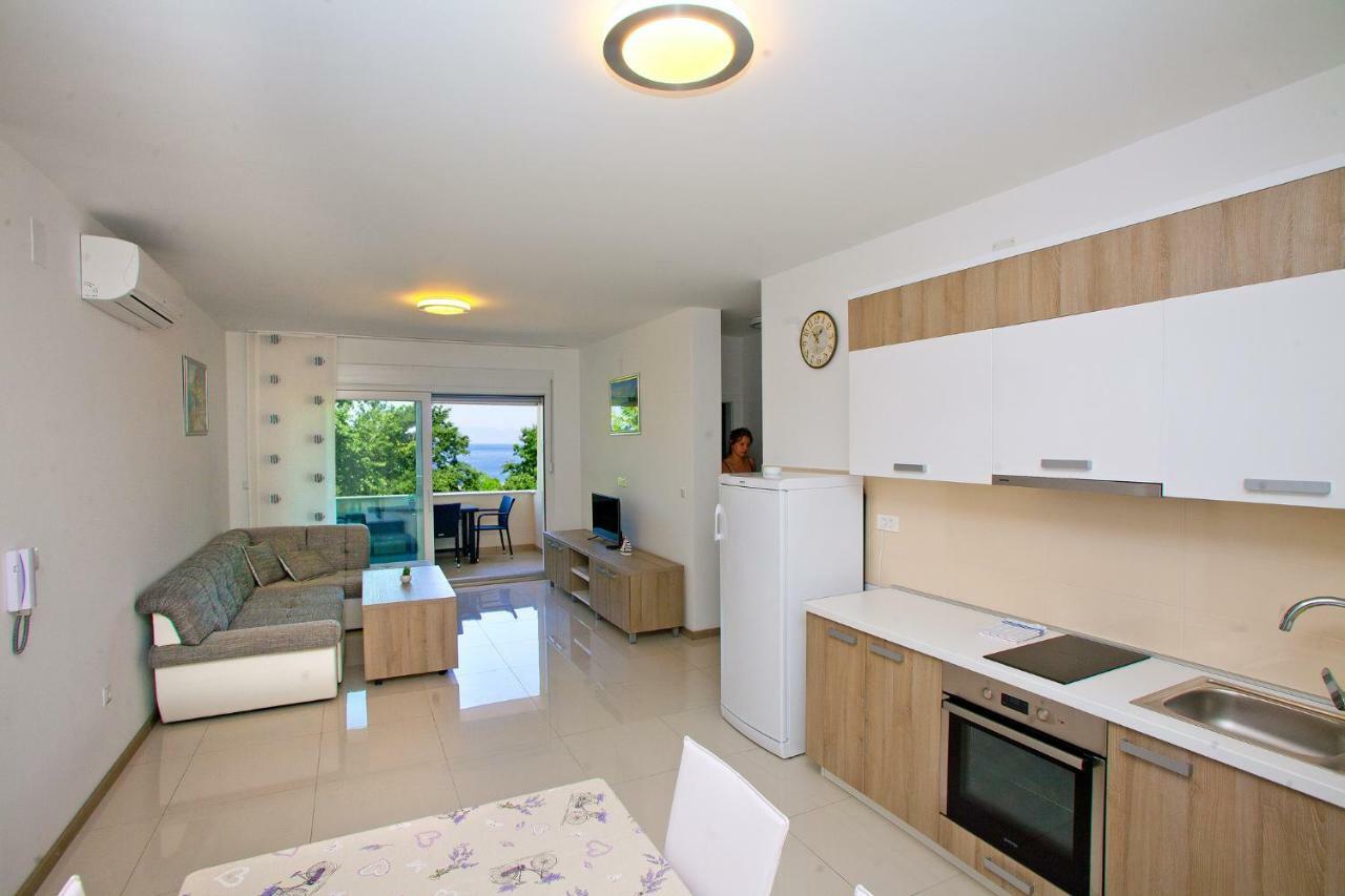 Apartments Maslina II Njivice Ngoại thất bức ảnh