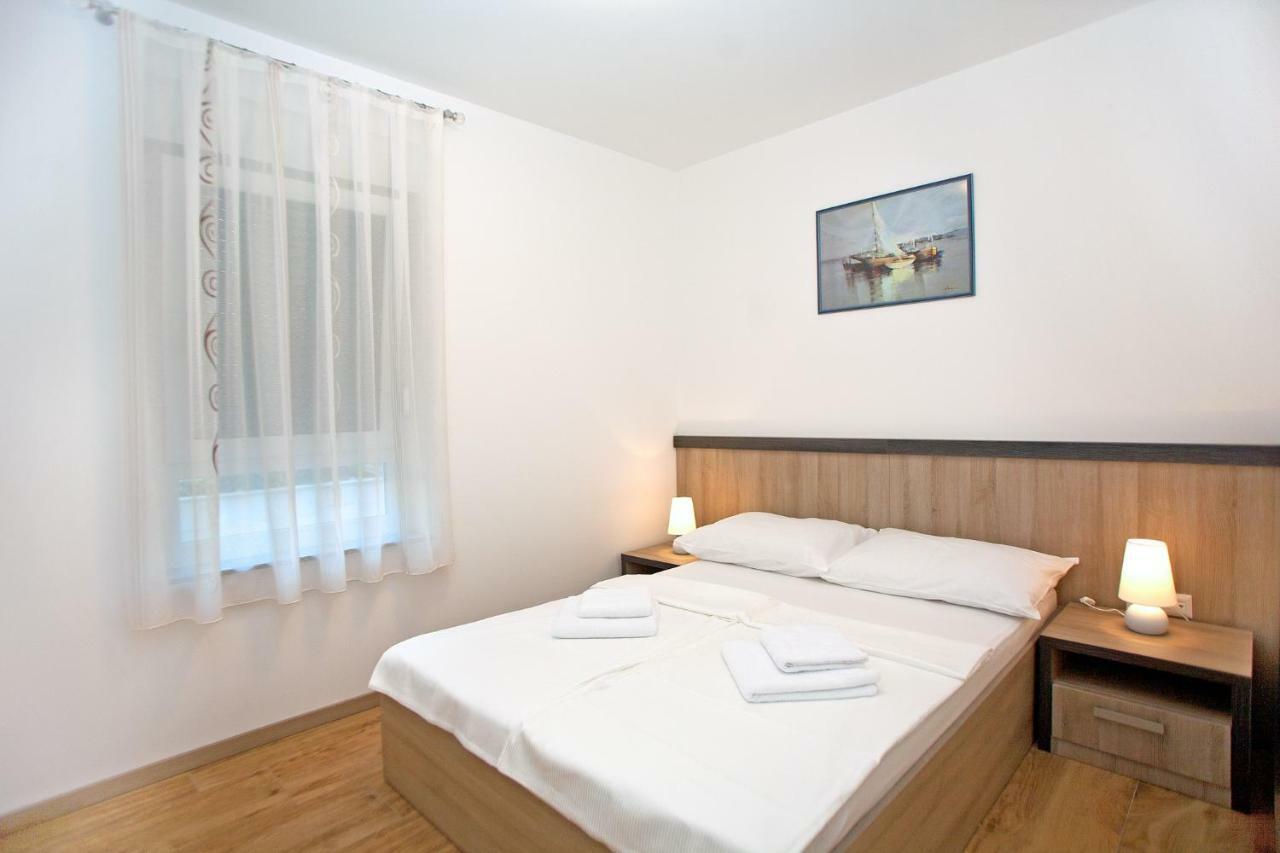 Apartments Maslina II Njivice Ngoại thất bức ảnh