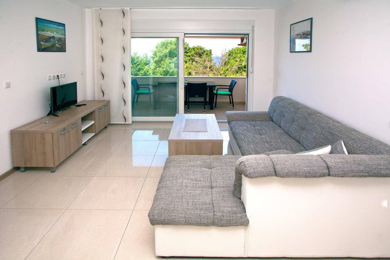 Apartments Maslina II Njivice Ngoại thất bức ảnh