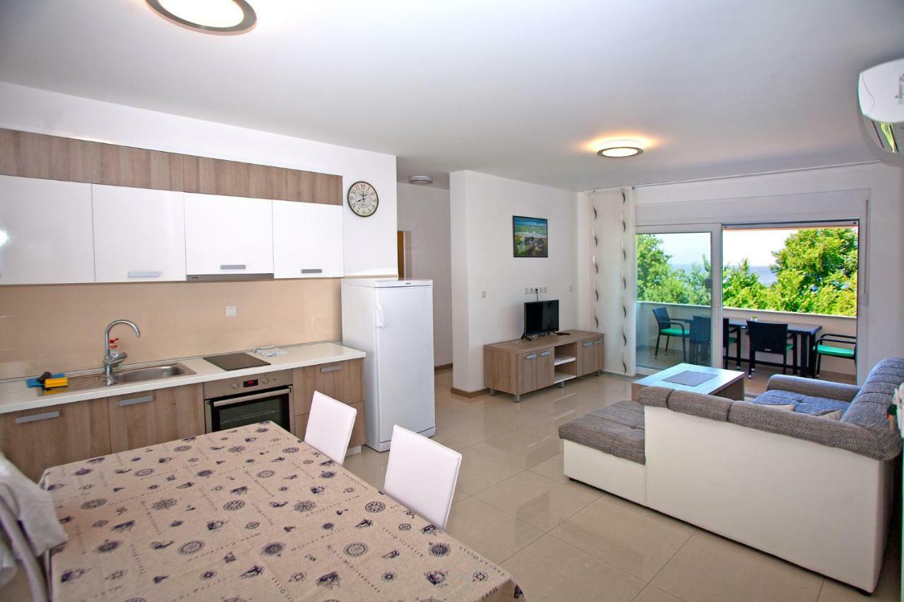 Apartments Maslina II Njivice Ngoại thất bức ảnh
