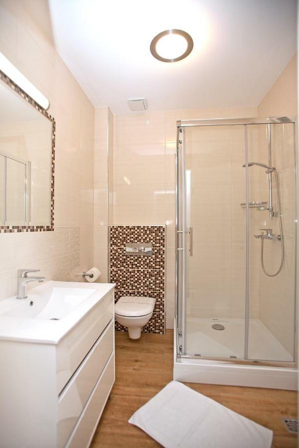 Apartments Maslina II Njivice Ngoại thất bức ảnh