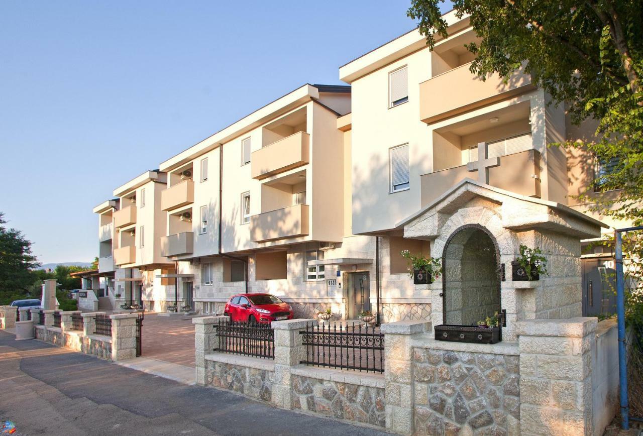 Apartments Maslina II Njivice Ngoại thất bức ảnh