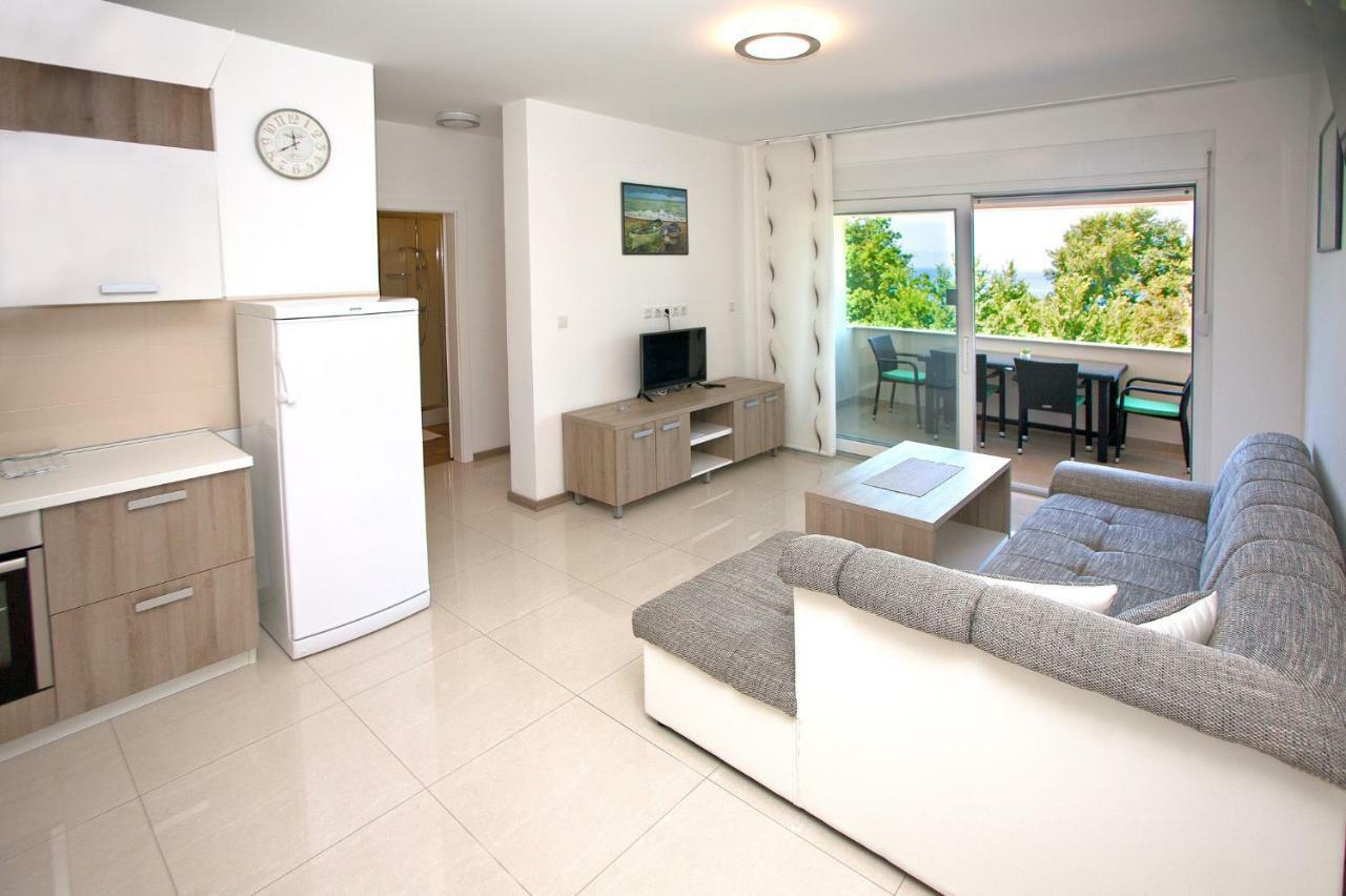 Apartments Maslina II Njivice Ngoại thất bức ảnh