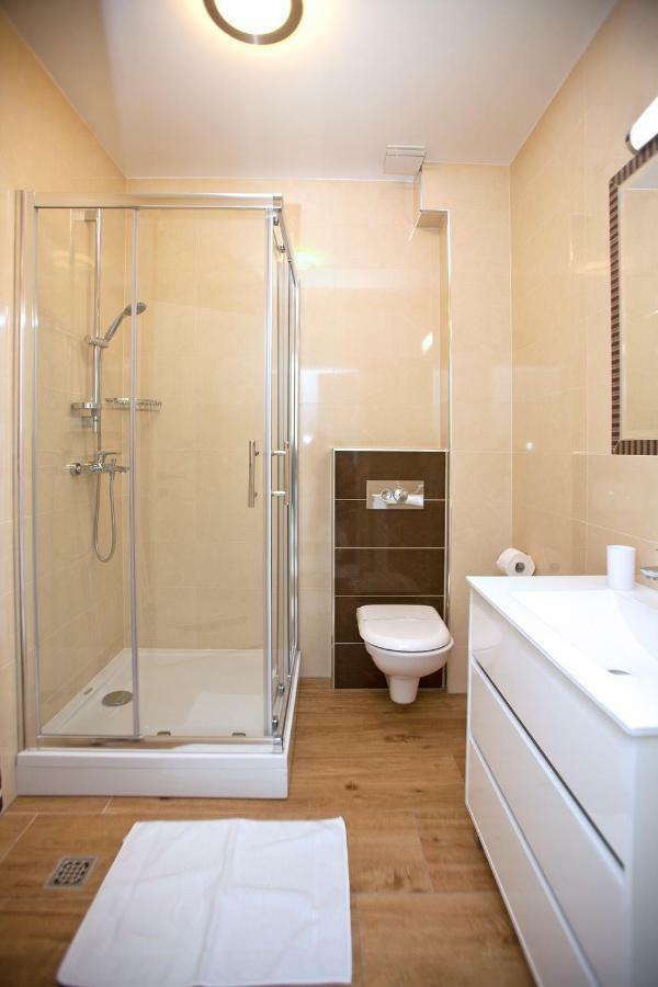 Apartments Maslina II Njivice Ngoại thất bức ảnh